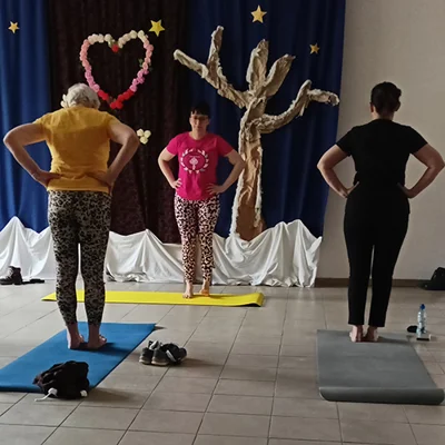 Joga na macie w „Fordon w ruchu” – zdrowie dla ciała i umysłu